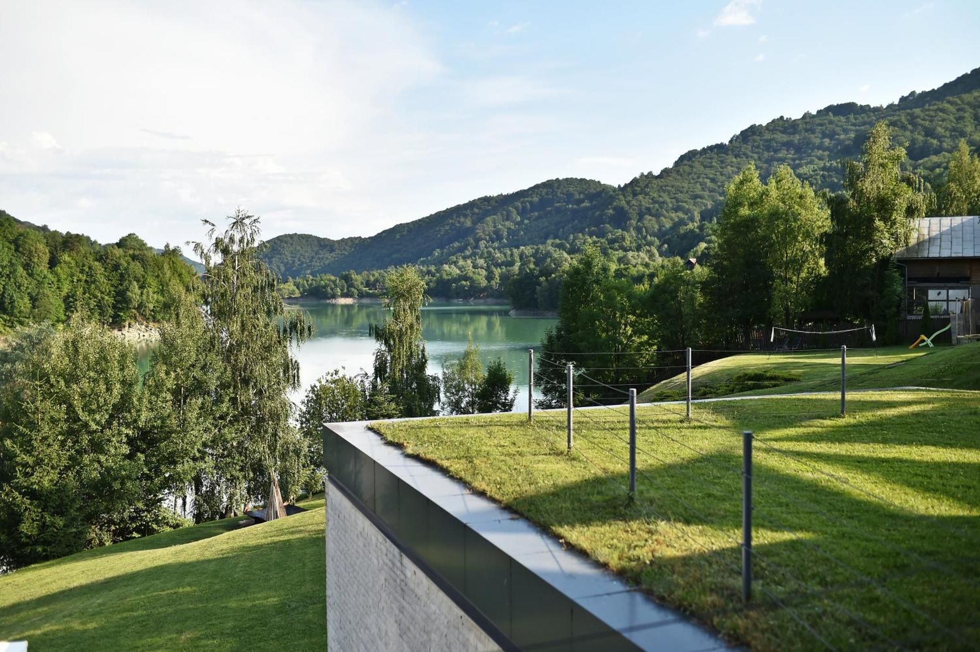 Pensiunea Atra Doftana Tesila Exterior photo